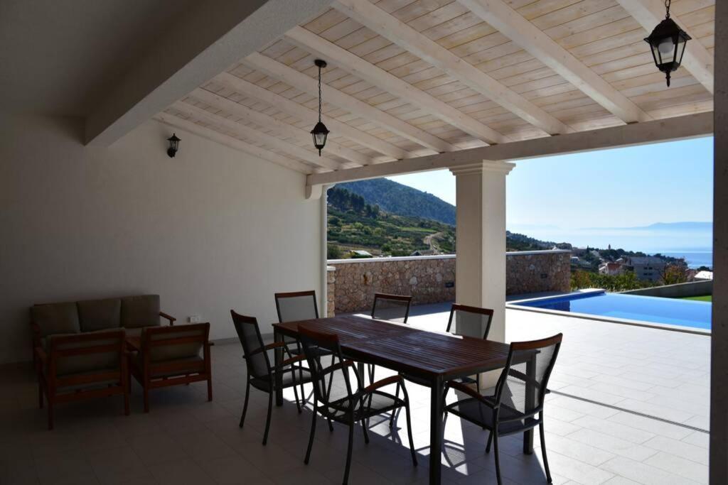Villa Katarina - Infinity Pool With Amazing View Bol Exteriér fotografie